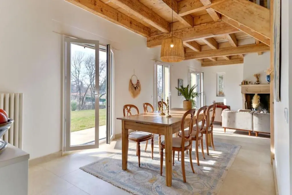 Holiday home Propriete De Charme Avec Piscine Villa Vienne